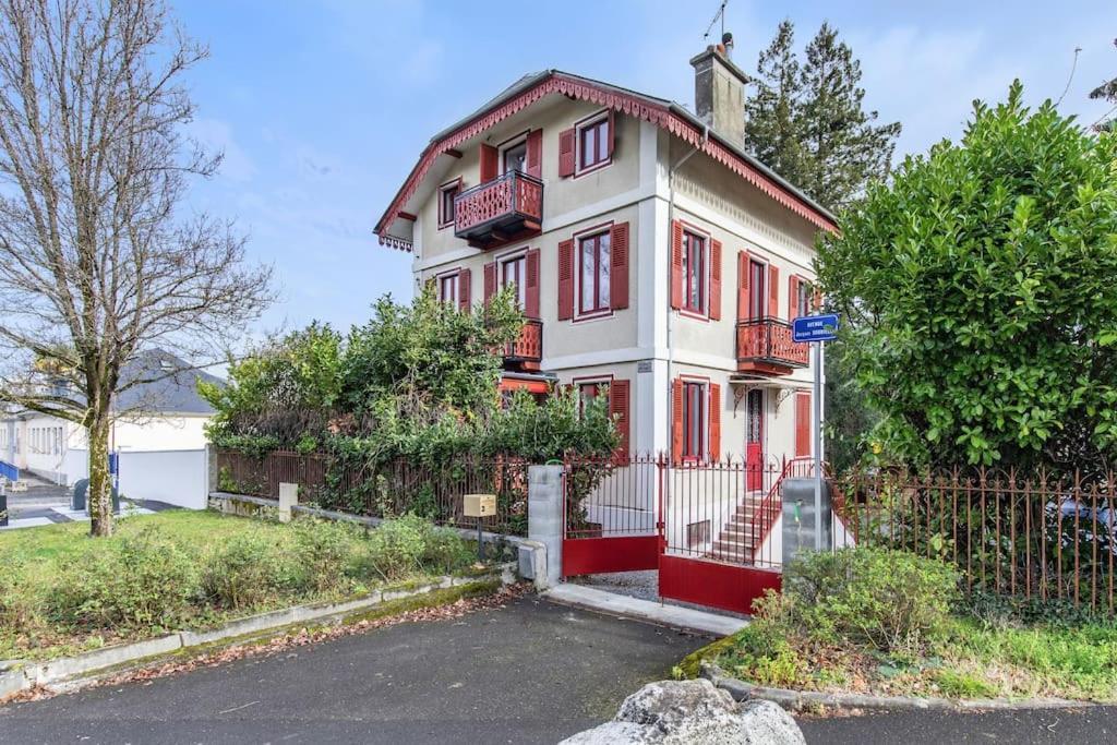 Appart Cosy Retro Voyage Avec Veranda & Piano Bagnères-de-Bigorre Exterior foto